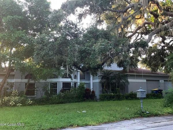1931 Oakridge Court , Clearwater, FL 33763