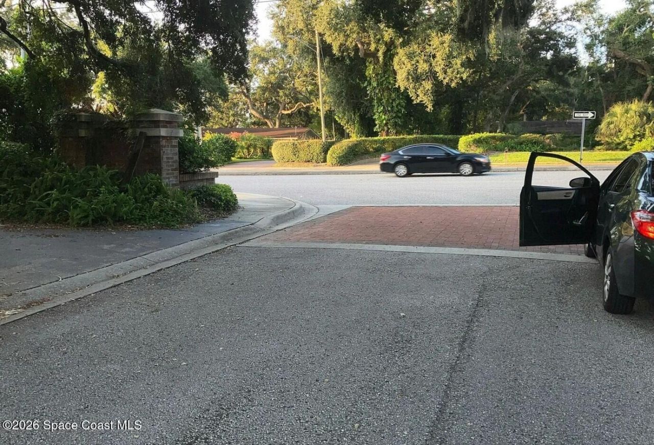 1931 Oakridge Court , Clearwater, FL 33763 Photo