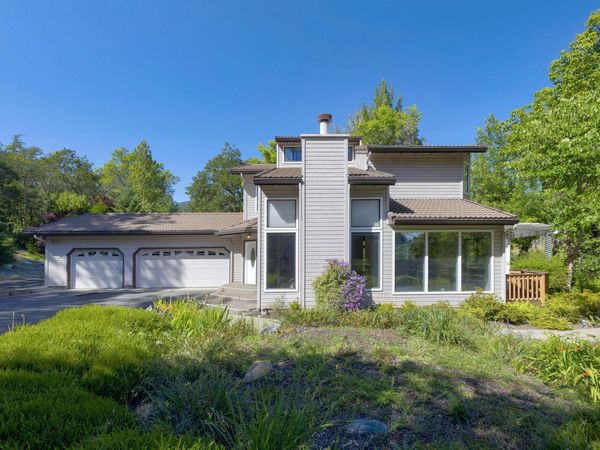 235 Glenoak Lane, Grants Pass, OR 97526