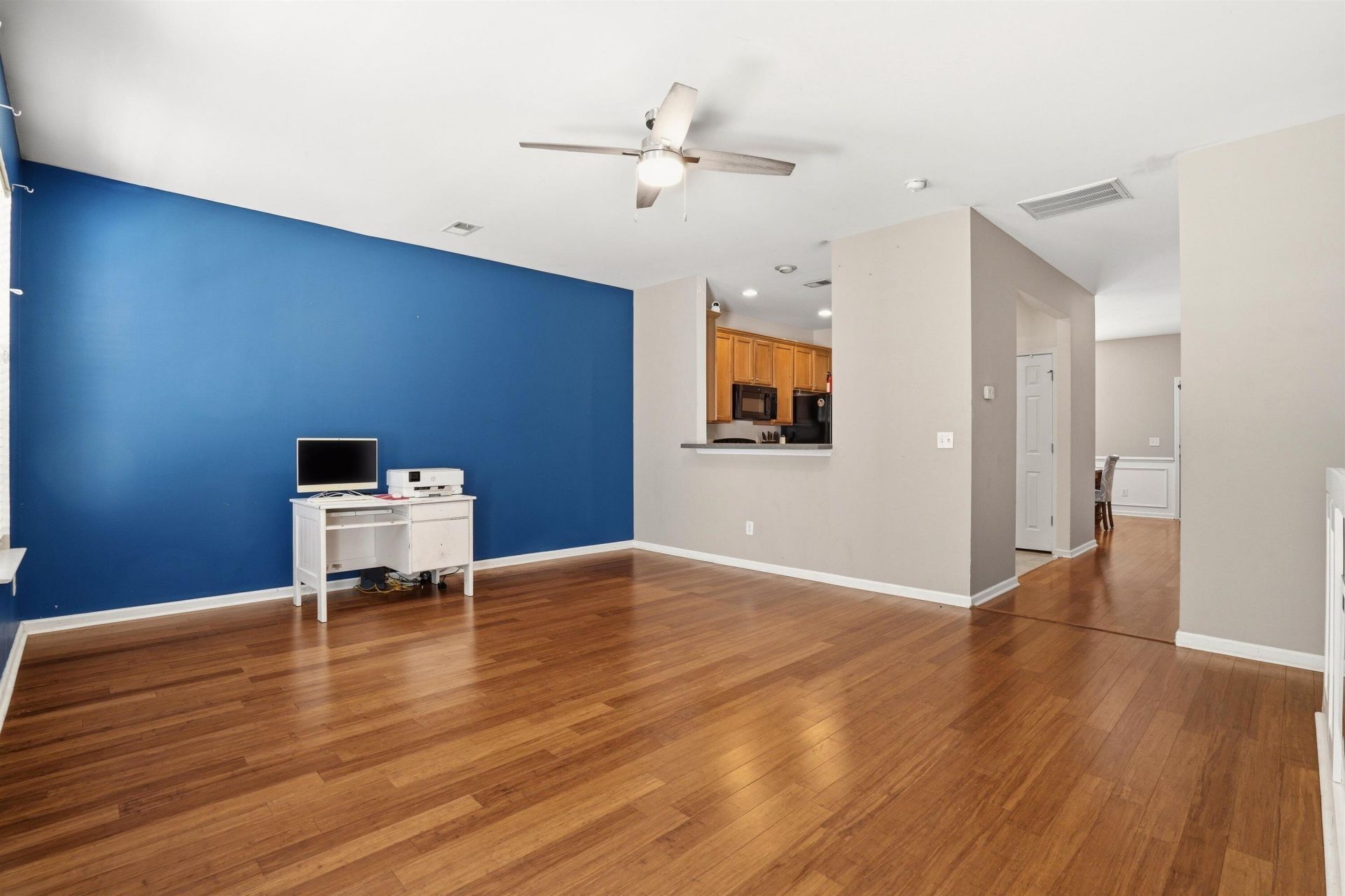 905 Hemingway Circle Photo 14