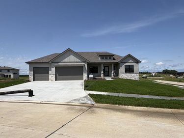 6502 S 214th Avenue, Omaha, NE 68022