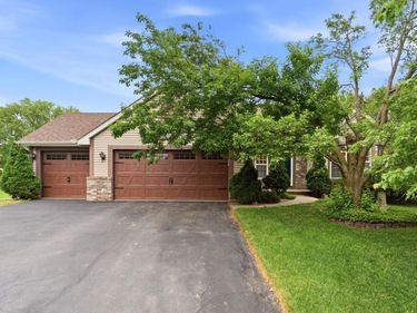 8471 Bryce Court, Inver Grove Heights, MN 55076