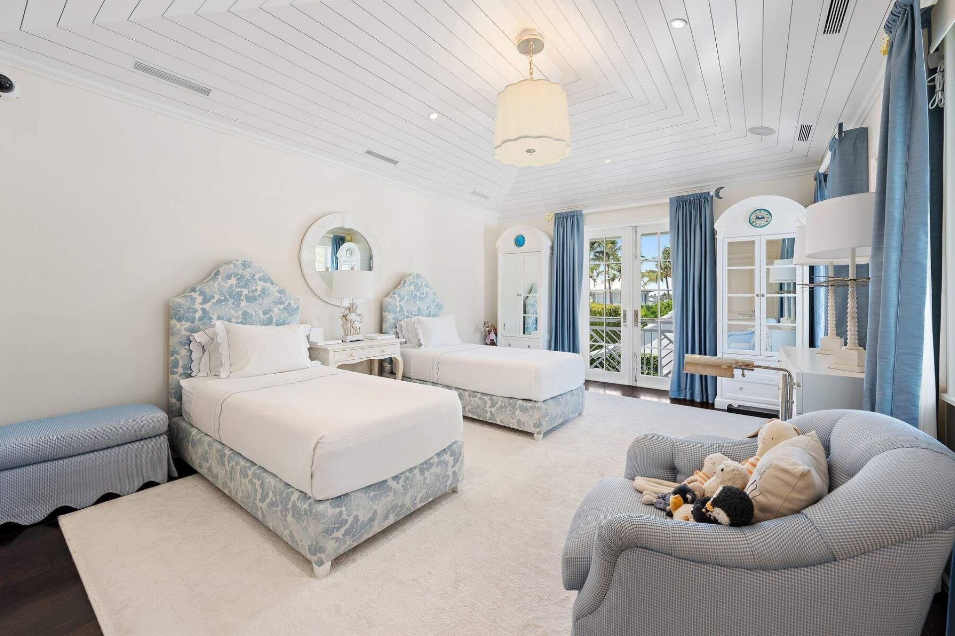 608 Island Drive, Palm Beach, FL 33480 Photo