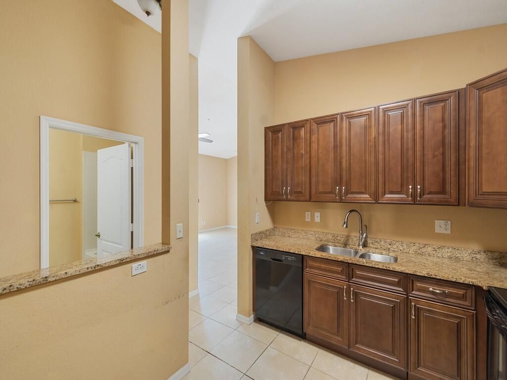 4190 Gator Greens Way, Unit 32, Fort Pierce, FL 34982 Photo