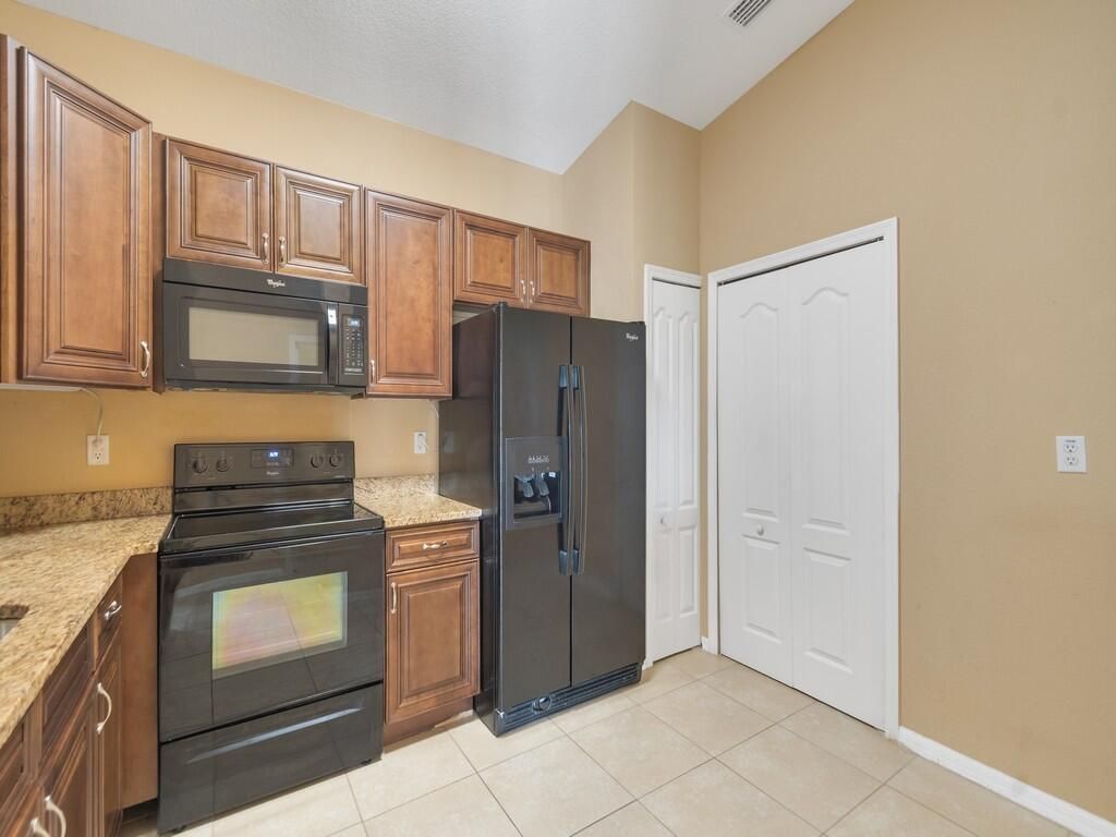 4190 Gator Greens Way, Unit 32, Fort Pierce, FL 34982 Photo