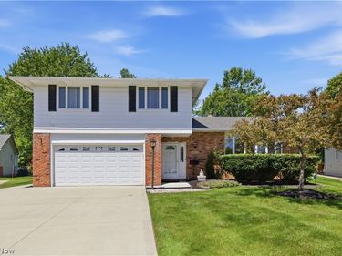 5827 Ashcroft Drive, Mayfield Heights, OH 44124