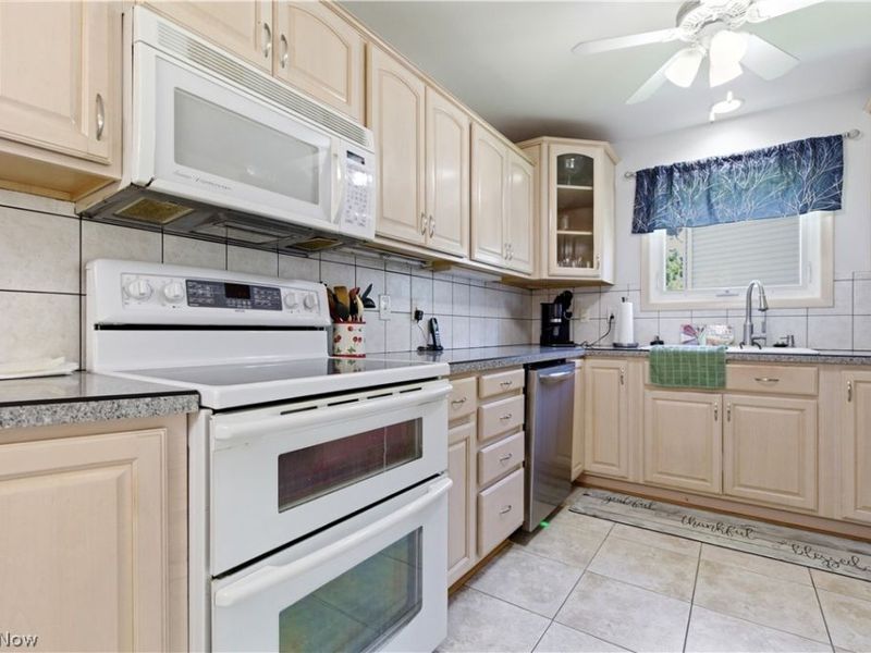 5827 Ashcroft Drive , Mayfield Heights, OH 44124 Photo 17