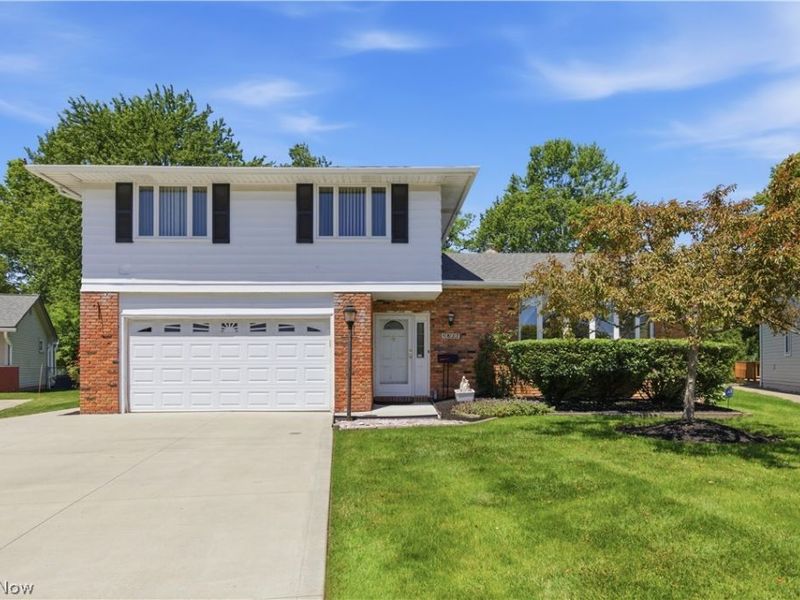 5827 Ashcroft Drive , Mayfield Heights, OH 44124 Photo 3