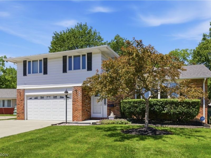 5827 Ashcroft Drive , Mayfield Heights, OH 44124 Photo 5