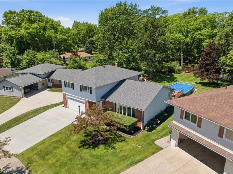 5827 Ashcroft Drive , Mayfield Heights, OH 44124 Photo 8