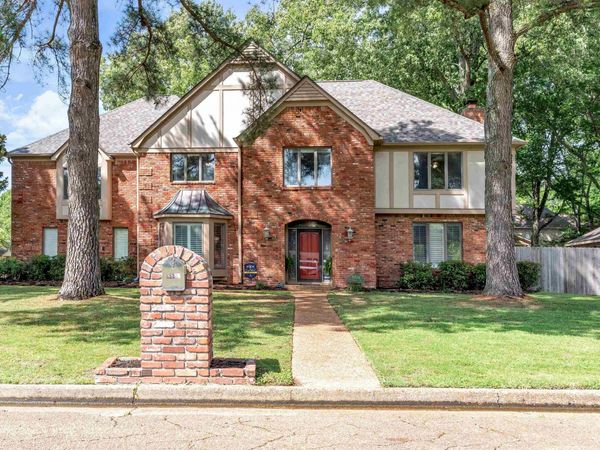 8886 BONNYBRIDGE DR, Germantown, TN 38139