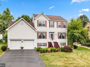 8 KINGSLEY COURT, EAST WINDSOR, NJ 08520