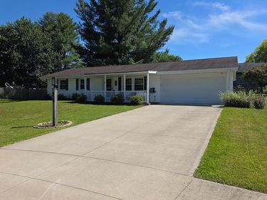 21 Sussex Court W, Lexington, OH 44904
