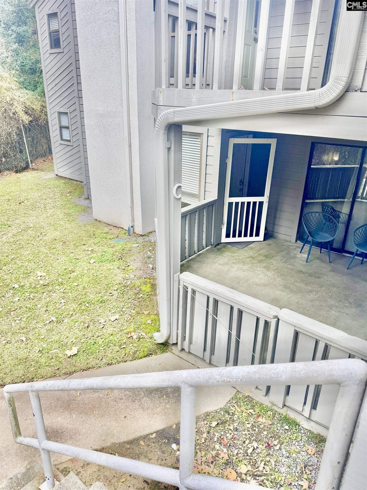 448 Deerwood Street  Photo 6