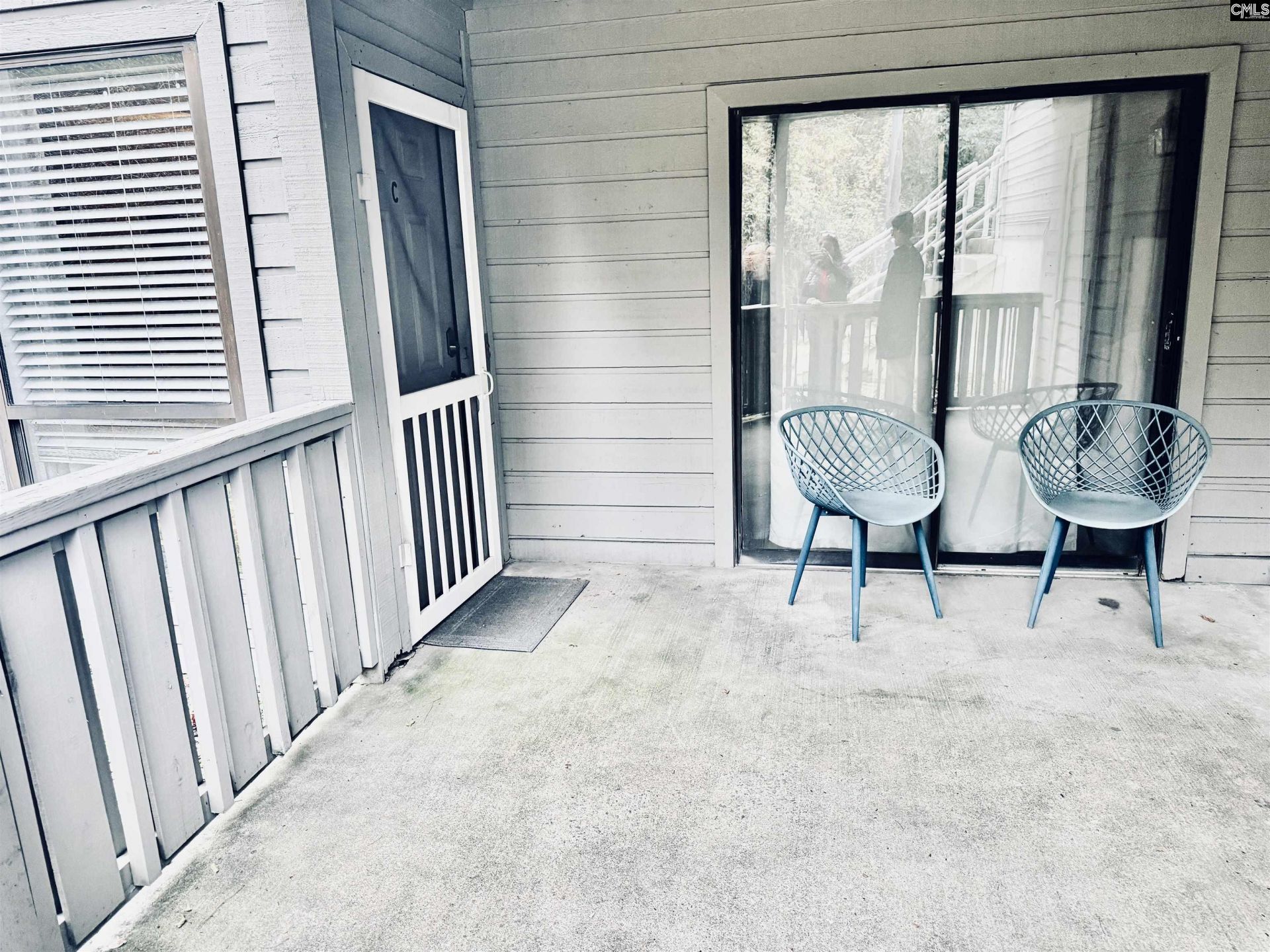 448 Deerwood Street  Photo 7