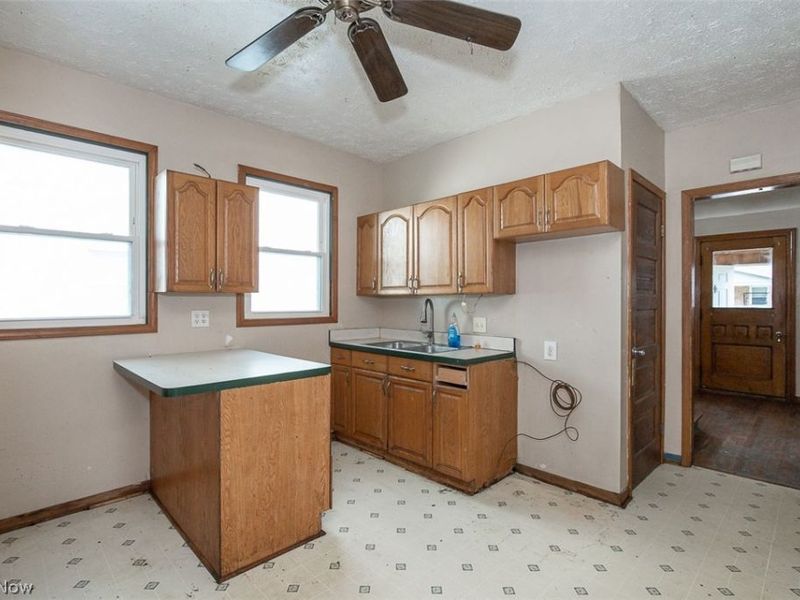 4507 Bridgeview Avenue, Newburgh Heights, OH 44105 Photo 13