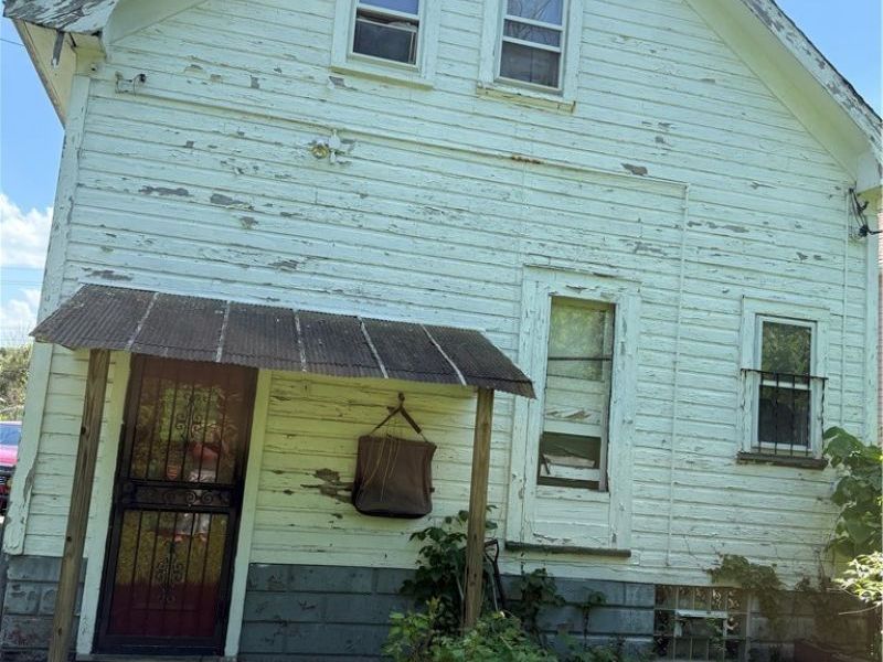 12125 Angelus Avenue, Cleveland, OH 44105 Photo 2