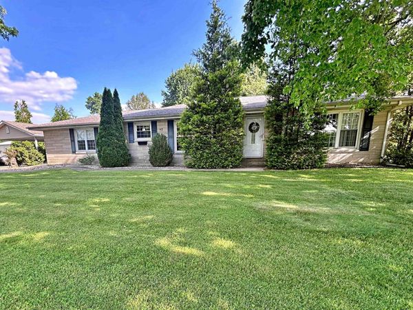 1125 W Broadway Street, Loogootee, IN 47553