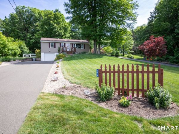 154 Meeting House Hill, Durham, CT 06422