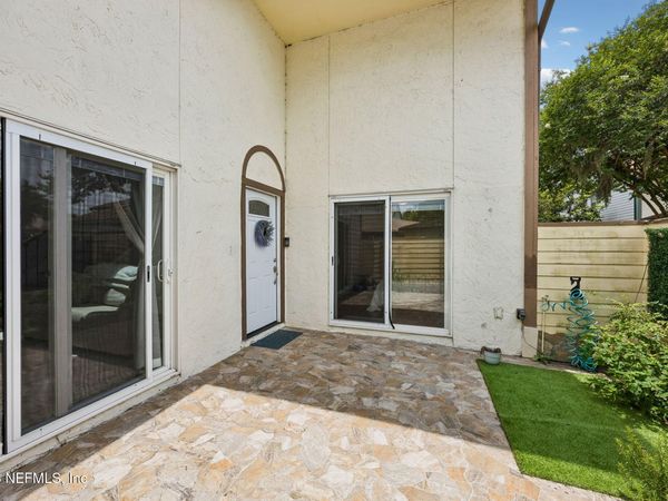 2201 E CHALLENGER Court E, Unit 2201, Jacksonville, FL 32233