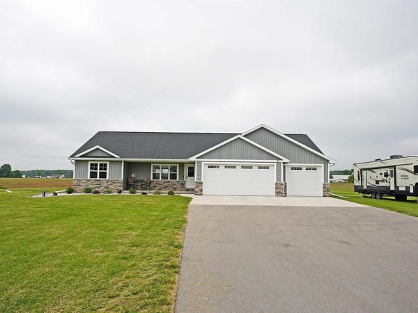 461 HIGHLAND MEADOW TRAIL, Pulaski, WI 54162