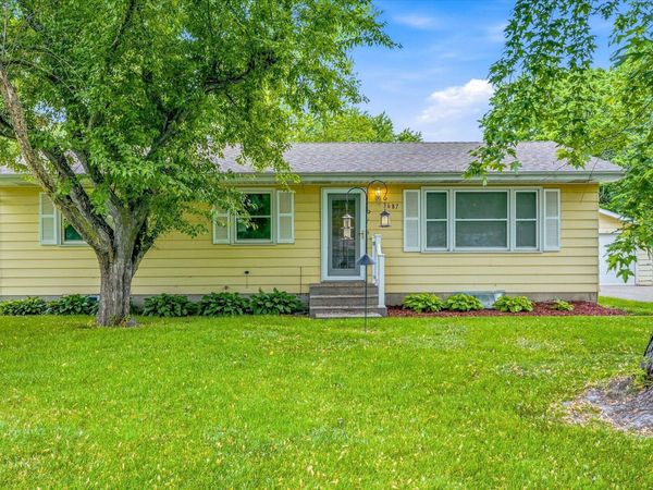 3687 Arcade Street N, Vadnais Heights, MN 55127