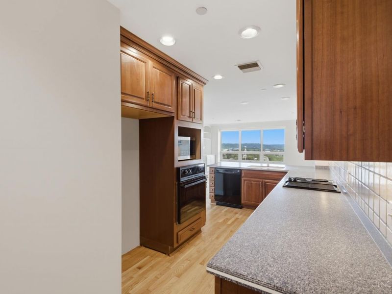 3435 Golden Avenue, Unit 901, Cincinnati, OH 45226 Photo 9