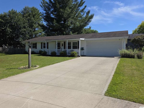 21 Sussex Court W, Lexington, OH 44904