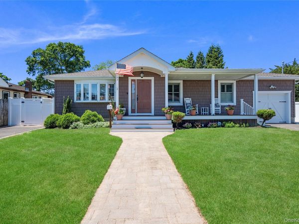 190 Sexton Road , West Babylon, NY 11704