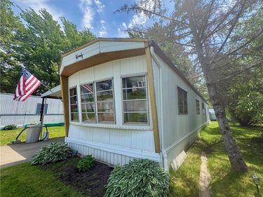 26 Quarry Hill, Akron, NY 14001