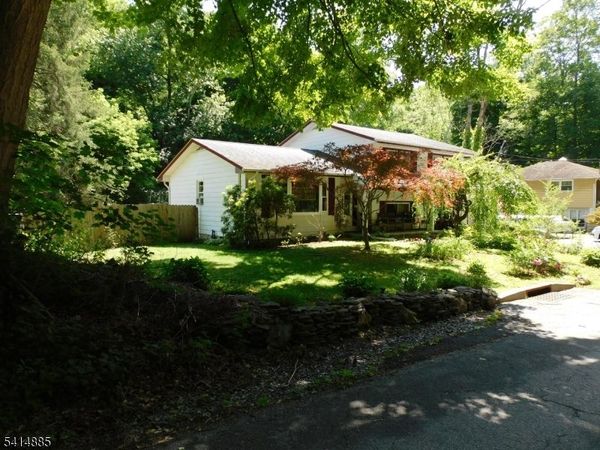 15 Main St, Glen Gardner, NJ 08826