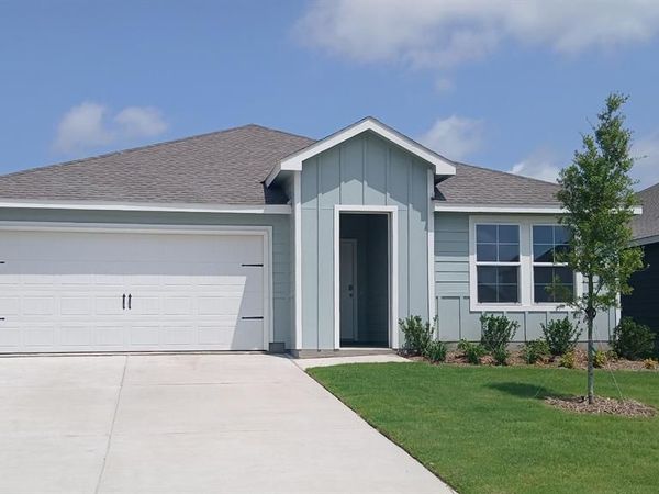 216 Whispering Pine Drive, Royse City, TX 75189