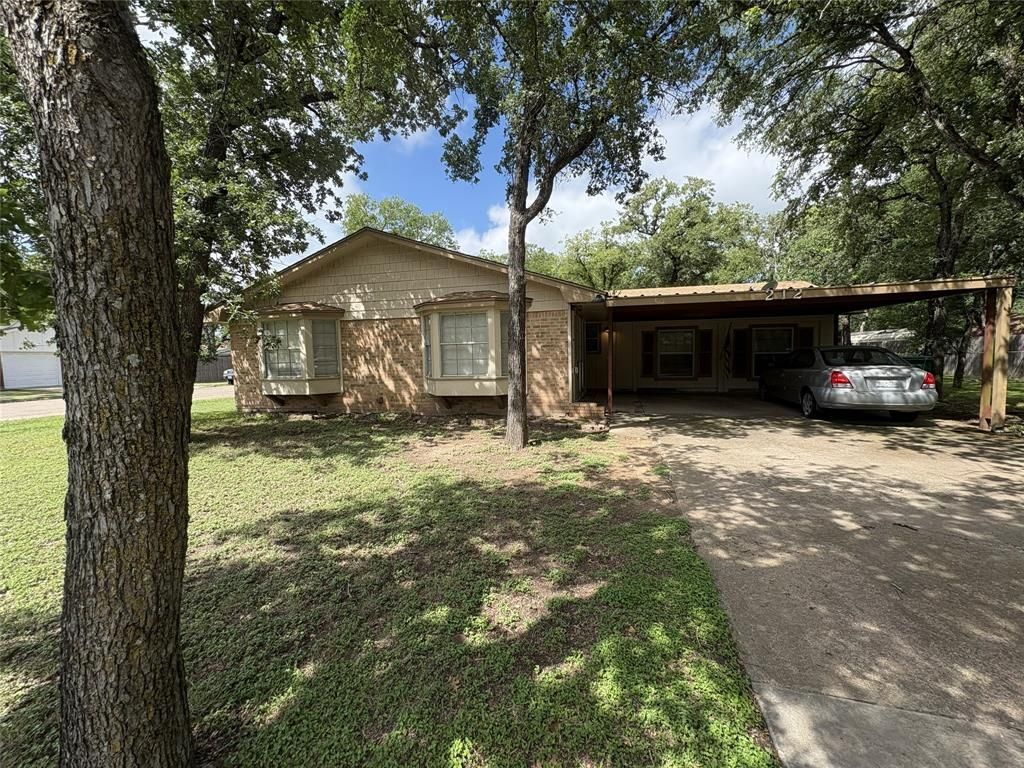 212 S Norma Drive , Lacy Lakeview, TX 76705 Main Photo