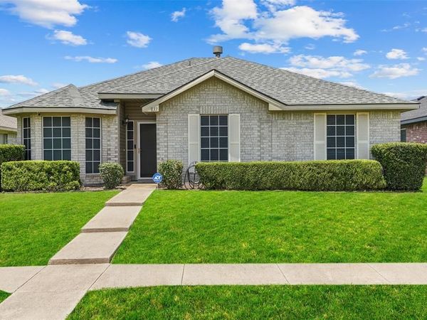 837 Applewood Drive, Cedar Hill, TX 75104