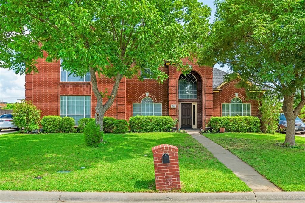 716 Coal Creek Drive, Mansfield, TX 76063 Main Photo