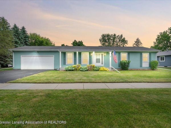 615 Center Street, Mason, MI 48854
