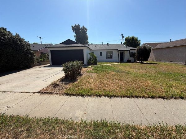 7931 Newcastle Avenue, Reseda, CA 91335
