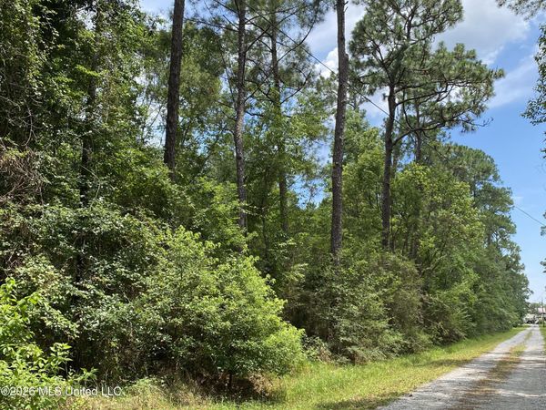 18 Williams Drive, Pass Christian, MS 39571