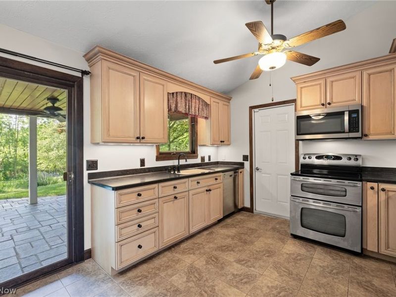 10614 Jones Road, Litchfield, OH 44253 Photo 9