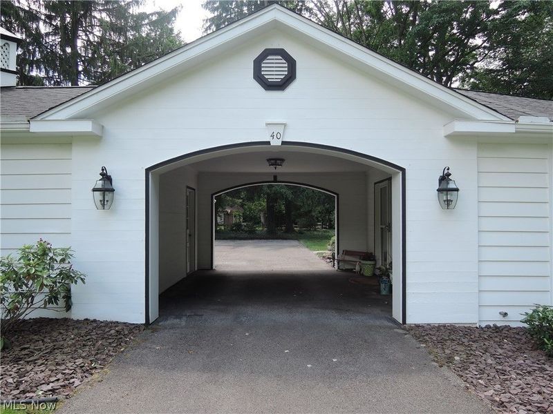 40 Redfern Drive, Youngstown, OH 44505 Photo 4