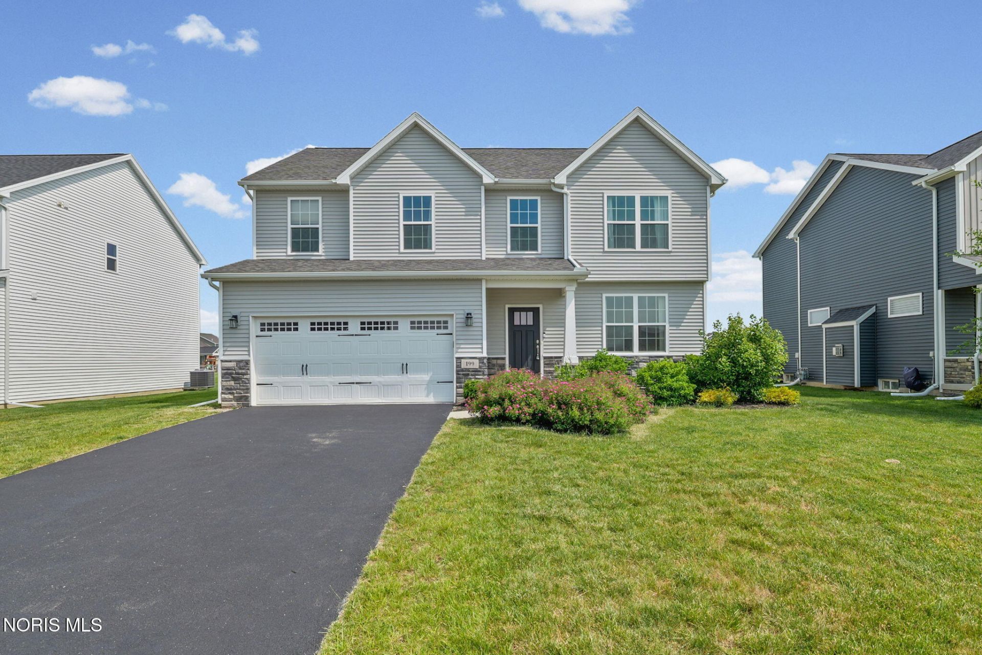 199 Valley Hall Drive, Perrysburg, OH 43551 Main Photo