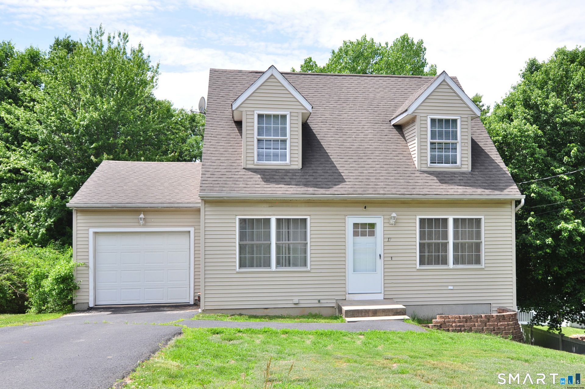 17 Irene, Waterbury, CT 06705 Main Photo