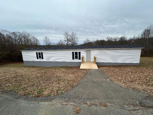5334 Smith Mountain Lake PKWY , Huddleston, VA 24104