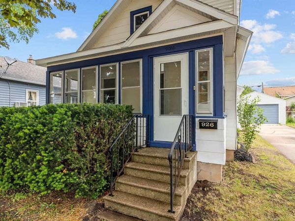 926 DOVE STREET, Oshkosh, WI 54902
