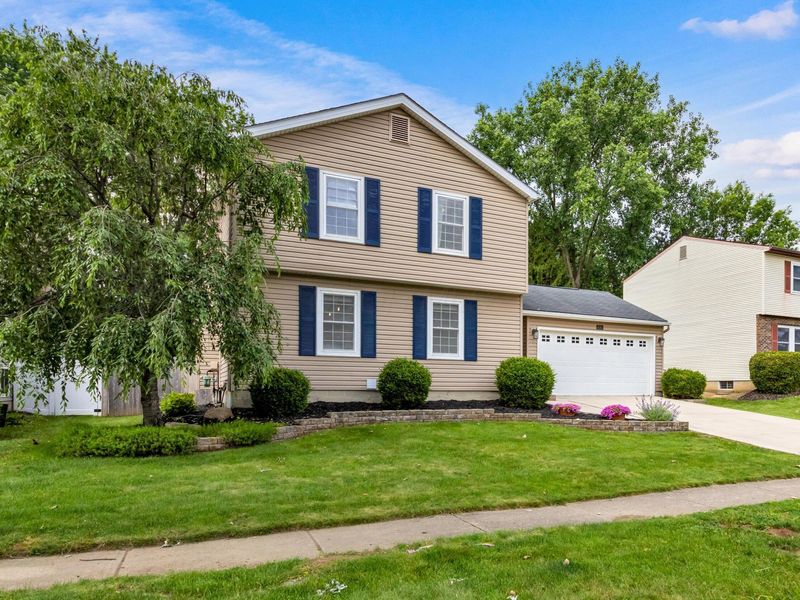 8343 Seabright Drive, Powell, OH 43065 Photo 2