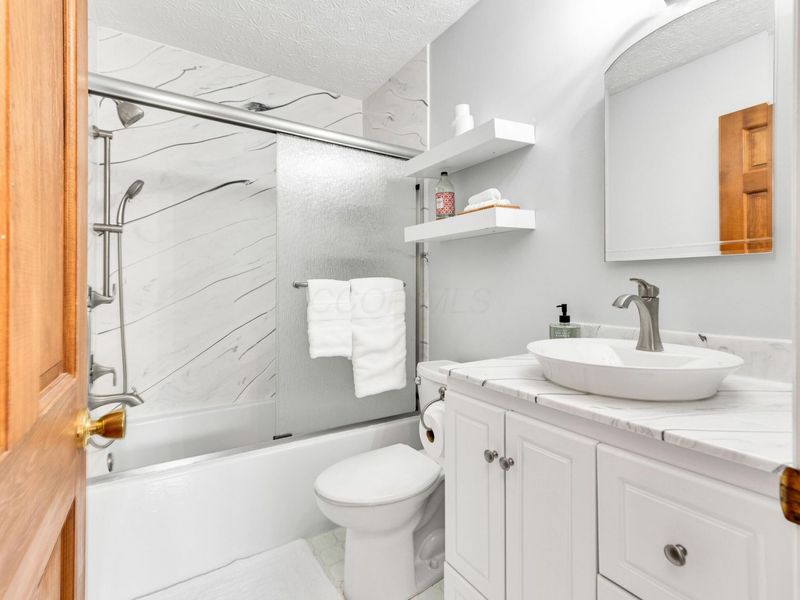 8343 Seabright Drive, Powell, OH 43065 Photo 32