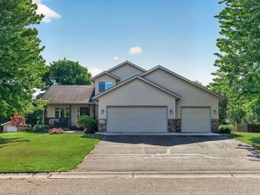 12748 Walter Drive, Rogers, MN 55374