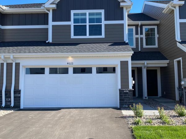 4022 Hayward Avenue N, Oakdale, MN 55128
