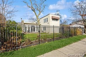 465 W Market Street, Long Beach, NY 11561 Main Photo