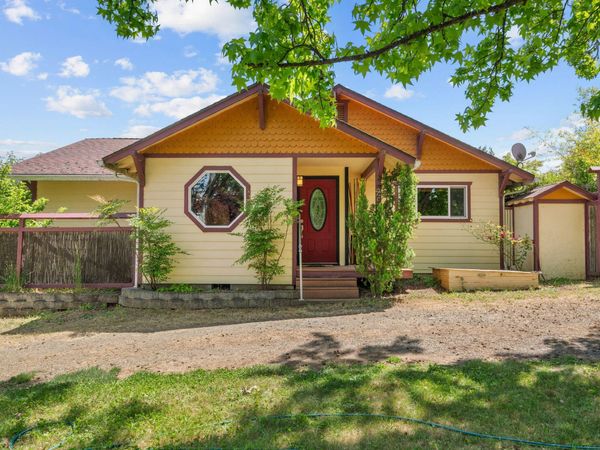 255 Carmen Road, Talent, OR 97540